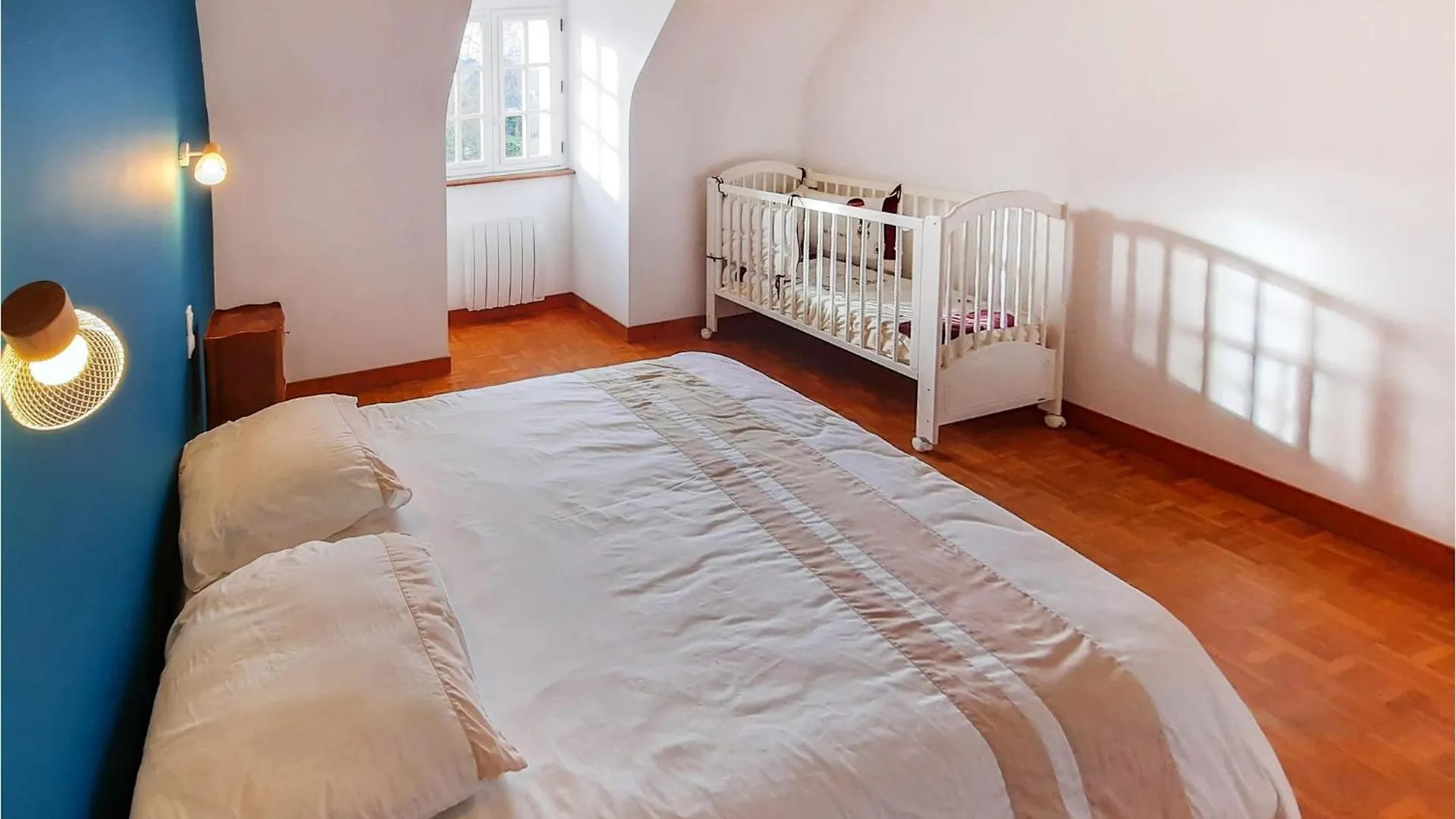4 Bedroom Stunning Home In Plougasnou 0*,